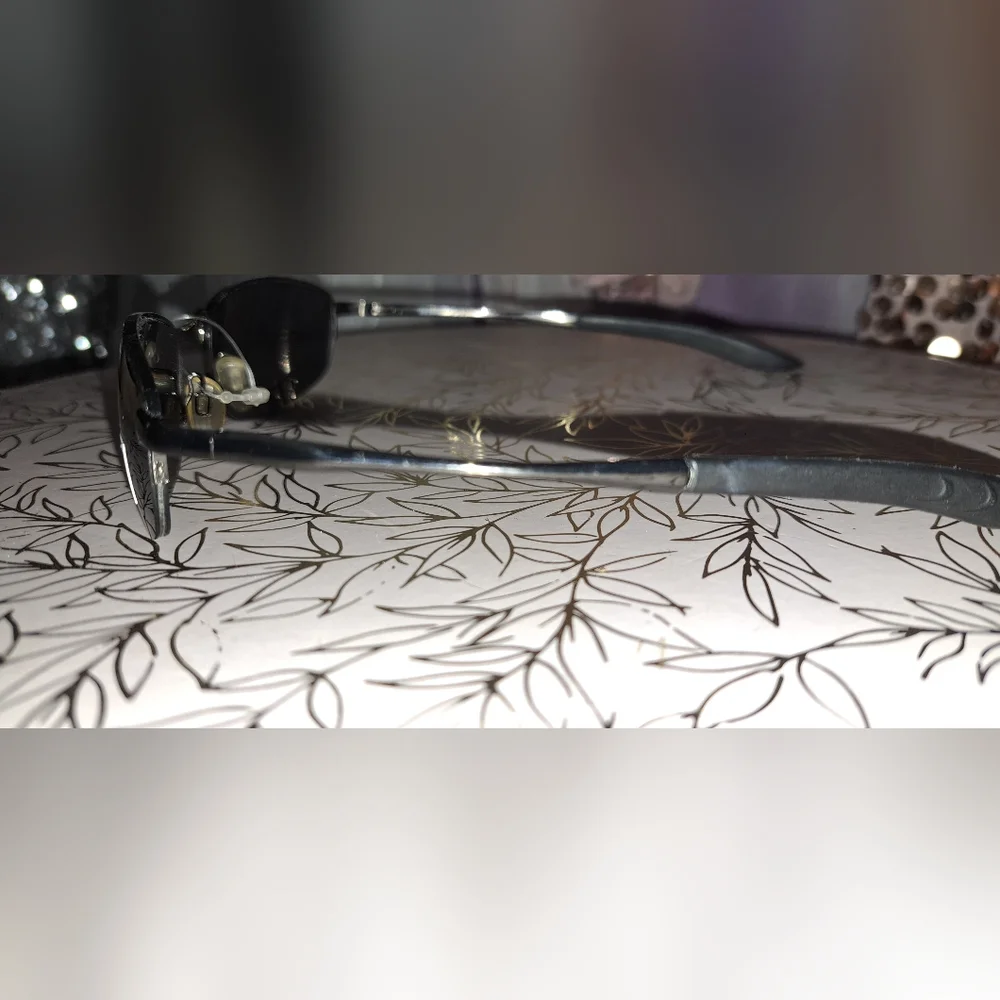 Solaray Mens Stylish Black Metal Mirror Sunglasses.
